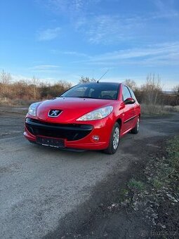 Peugeot 206+ 1.1 benzin 44kw první majitel, nová Stk