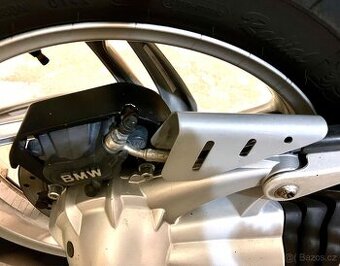 Kryt zadního třmenu BMW 1200 GS