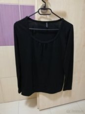 Černé triko s dlouhým rukávem