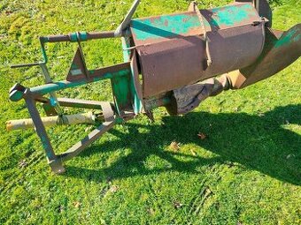 Půdní rýhovací fréza za traktor