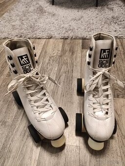 Kolečkové/trekové brusle 39