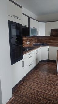 Kuchyňská linka 340x280 vč. spotřebičů