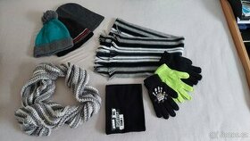 Čepice 3x, šála 2x, rukavice 3x, nákrčák 1x
