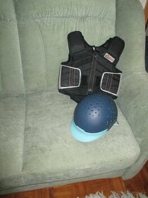122/134-XS Bezpečnostní dětská jezdecká vesta+helma-přilba