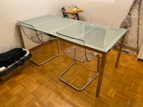 Jídelní stůl a židle - 1
