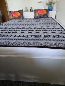 Postel s velkým uložným prostorem IKEA