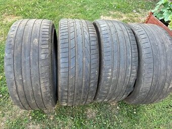Pneu 235/45/19 Hankook