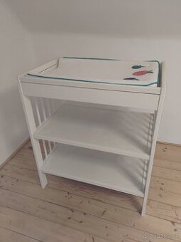 IKEA přebalovací stůl s novou podložkou a potahem