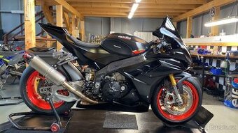 APRILIA RSV4 1100 okruhovka