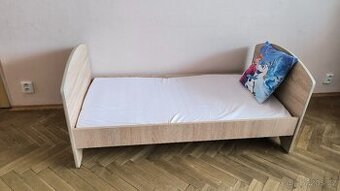 Prodám dětskou postýlku