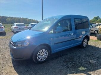 VW Caddy 1.6 TDI, bez koroze, klima, tažné
