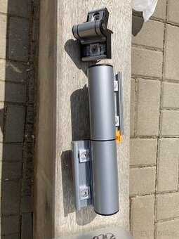 Locinox samozavírač TIGER s pantem - stříbrný