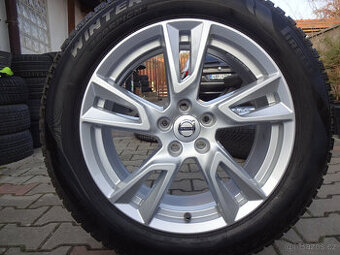 ZÁNOVNÍ ZIMNÍ ORIGINÁL VOLVO 18" 5x108 pneu 235/55R18 Pirel