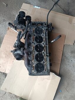 Jeep 2.7 crd hlava motoru - 1