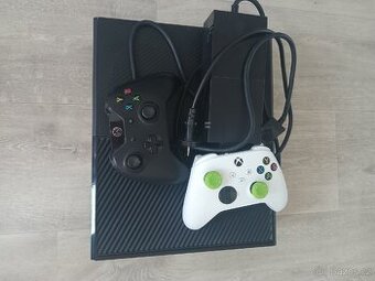 Xbox One 500 Gb + 2 ovladače - 1