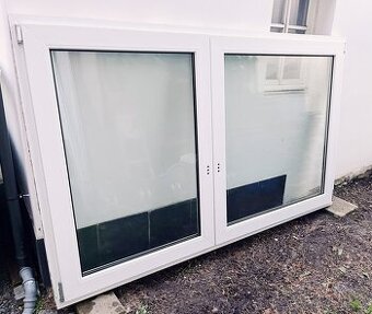 2x Plastová okna (140) 138x220 - Dvoukřídlé plastové okno