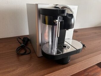 Kávovar Nespresso De’Longhi Lattissima EN720.M