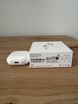 Apple AirPods 4 ANC