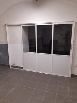 dveře posuvné
