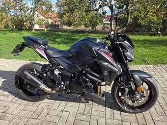 Suzuki GSX-S750