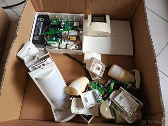 ALARM JABLOTRON JA-82KRG + GSM a RADIO + čidla