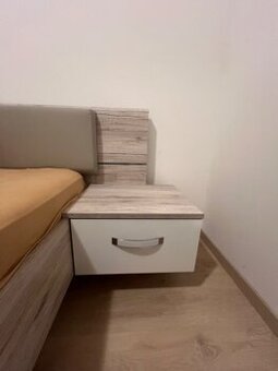 Manželská postel + rošty a noční stolky