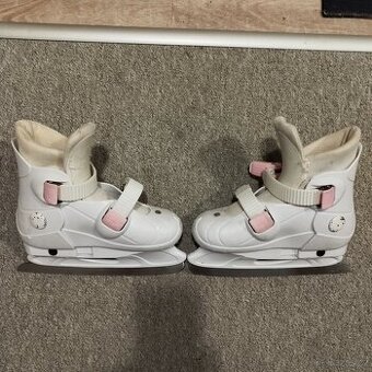 Dívčí lední brusle 28-32