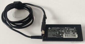 Originální nabíječka (zdroj, adaptér) HP 677774-004 65W