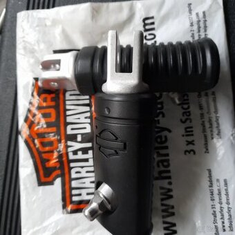 HARLEY DAVIDSON®BREAKOUT M8