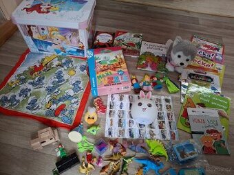 Hračky 40 kusů, Disney box,puzzle,lampa,knihy,pop-it