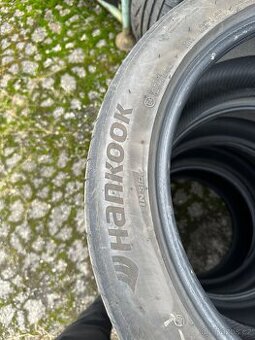 Pneumatiky 255/45R19