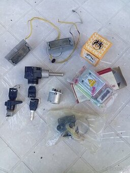 Prodám na Škoda Favorit náhradní díly.