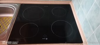 Prodám starší sklokeramickou desku s troubou