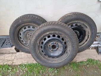 Audi 80 B2 B3 B4  3x zimní kola 195/60 R15.
