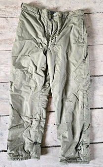 Staré pracovní zateplené kalhoty zelené 3