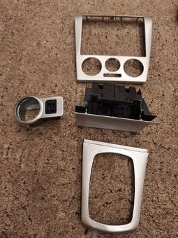 Škoda Octavia 1 stříbrný dekor