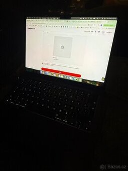 macbook air 2022 m2 16mb ram 256 gb hd.