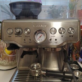 Kávovar pákový CATLER 8013  Cena 8500Kč