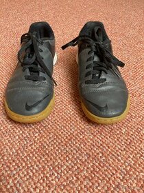Chlapecké sálové boty tenisky NIKE, vel 32 - 1