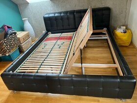 Manželská koženková postel s rošty 180x200