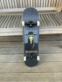 Skateboard značky Birdhouse