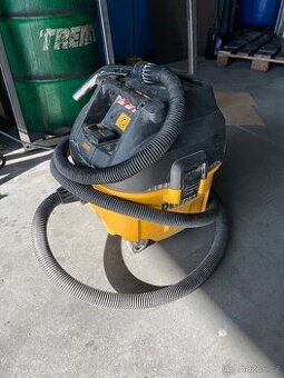 Vysavač Dewalt DWV901L