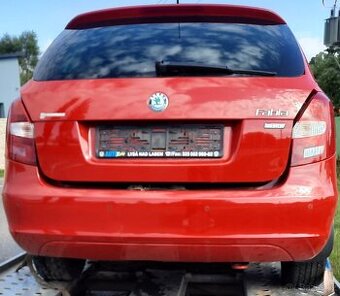 nd z škoda fabia 2 1.2htp 44kw červená bílá modrá stříbrná - 1
