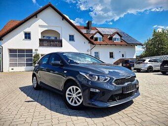 Kia Ceed JEN 43.000 km KAMERA VYHŘÍ VOLNAT SEDADLA