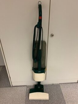 Vorwerk Kobold VK121 s elektrickým kartáčem ET340
