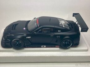 AUTOART 1:18 NISSAN