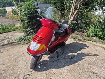 Piaggio 125 HEXAGON - 4.500km Perfektní stav