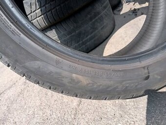 Pirelli 285/40 R 21 zimni