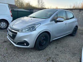 Peugeot 208, 1,2 rok 2015, klima, panorama