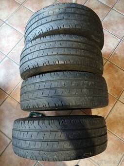 235/65 R16 C Continental